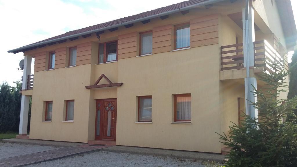 Bodzavirag Apartman Zalakaros Exterior foto